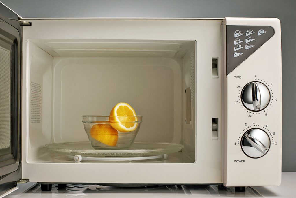 Lemons in microwave