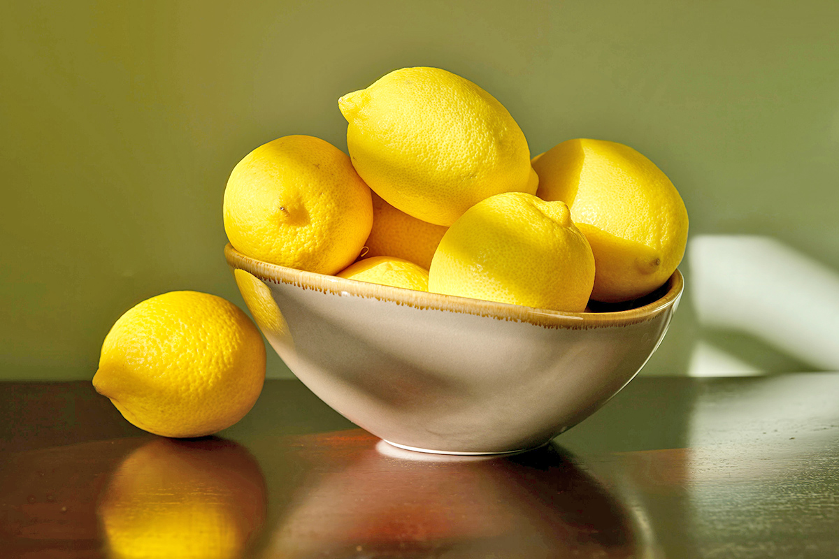 Bowl of lemons