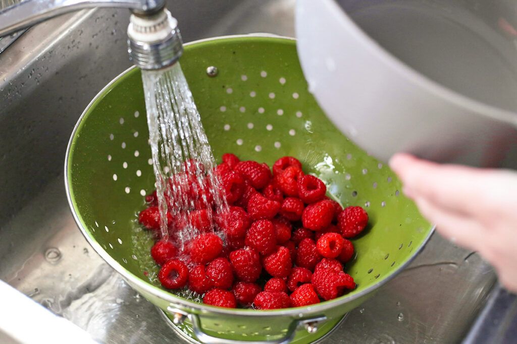 Washing raspberries