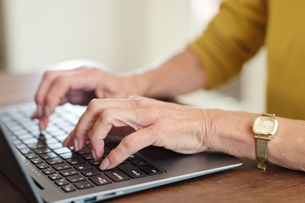 Hands on a keyboard
