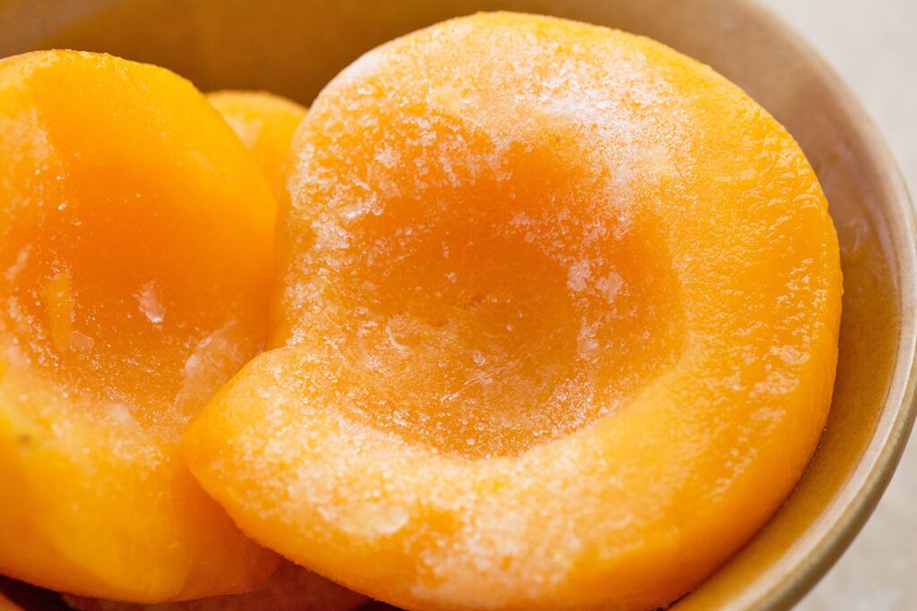 Frozen peaches