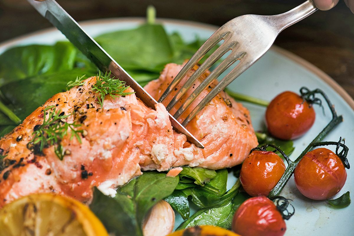Cutting salmon