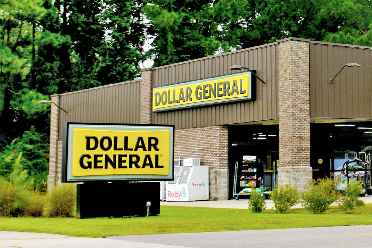 Exterior of a Dollar General